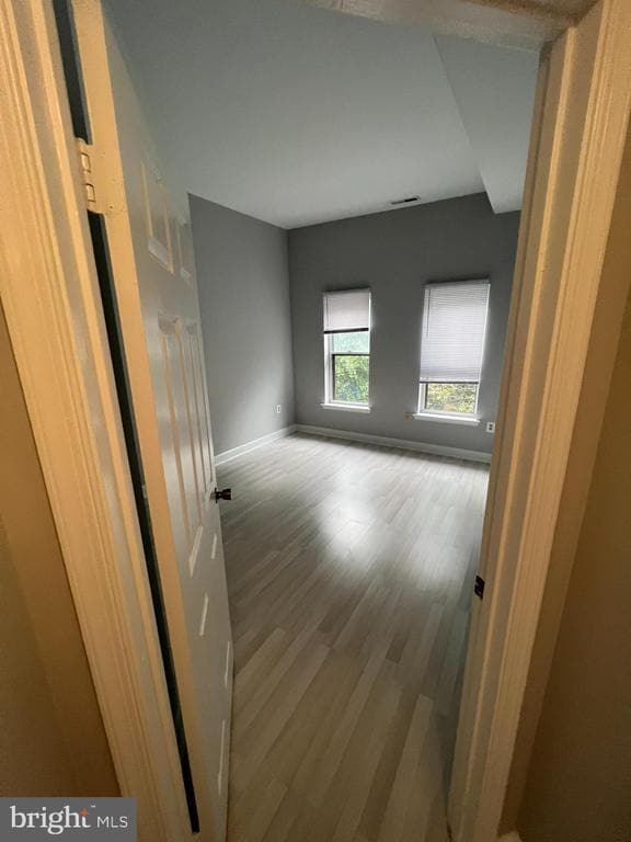 Building Photo - 615 3rd St NE