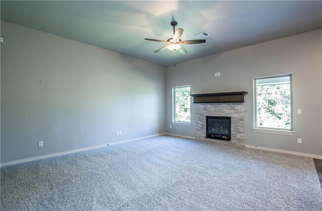 Building Photo - 2801 Cypress Springs Blvd