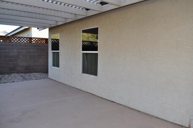 Building Photo - Single Story Three Bedroom Home in the Heart of Henderson