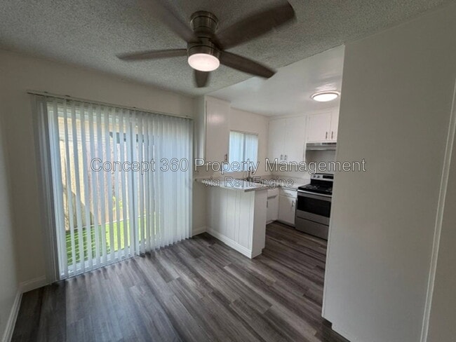 Building Photo - 327 Molino Ave