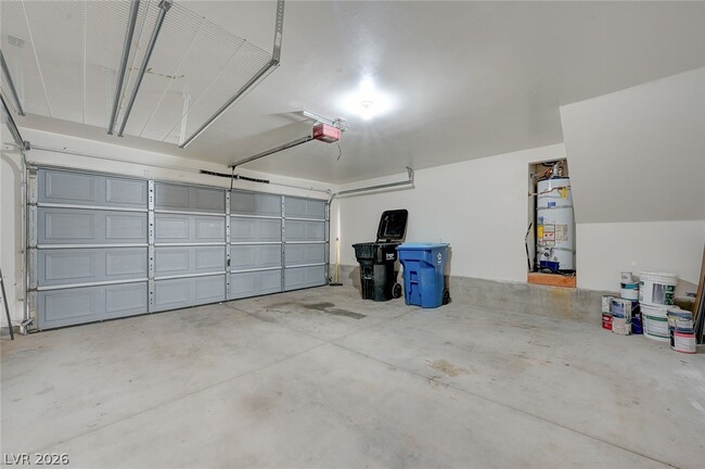 Building Photo - 8752 Raindrop Canyon Ave