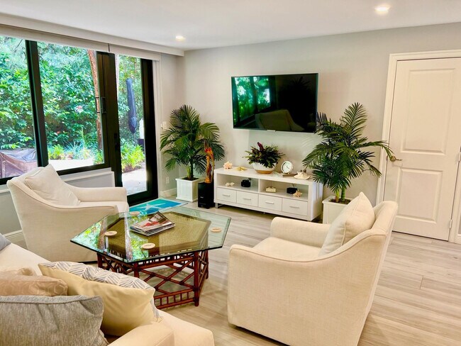 Building Photo - 1556 S Ocean Ln