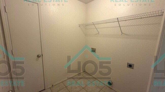 Building Photo - 10345 Aberdeen Dr