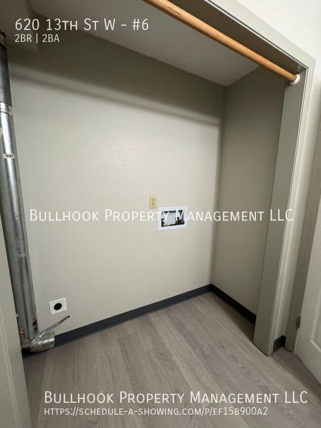 Building Photo - 620 13th St W