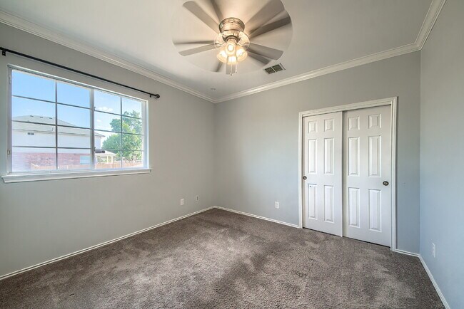Building Photo - OFFERING 50% OFF THE 1ST MONTH'S RENT