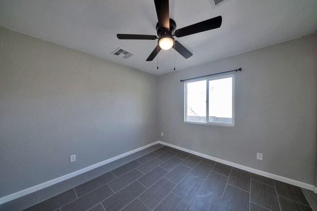 Building Photo - 6 Bed house with Pool near ASU