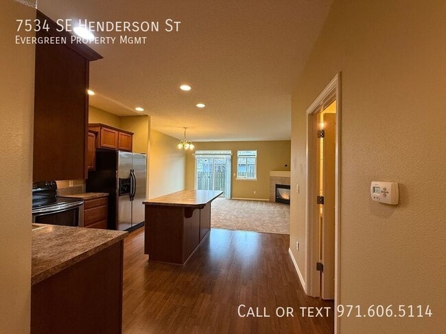 Building Photo - 7534 SE Henderson St