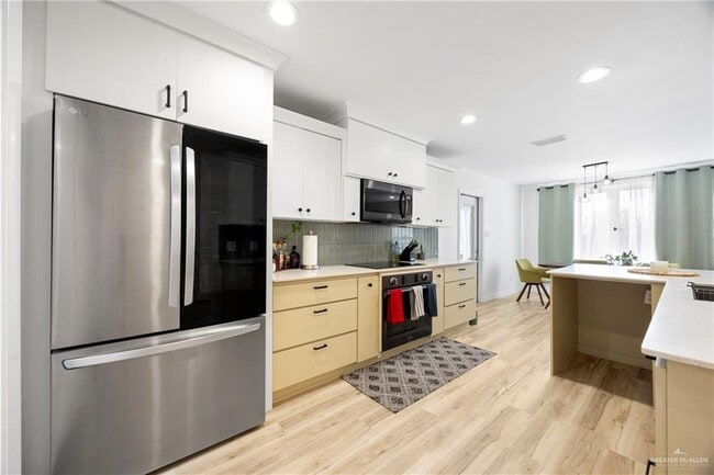 Building Photo - 25 Alvarado St