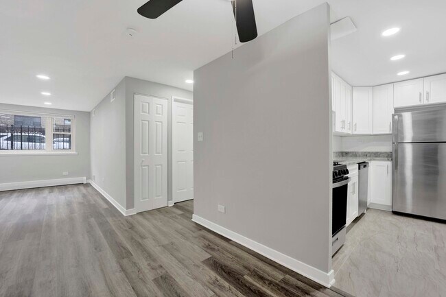 Building Photo - 3161 N Cambridge Ave