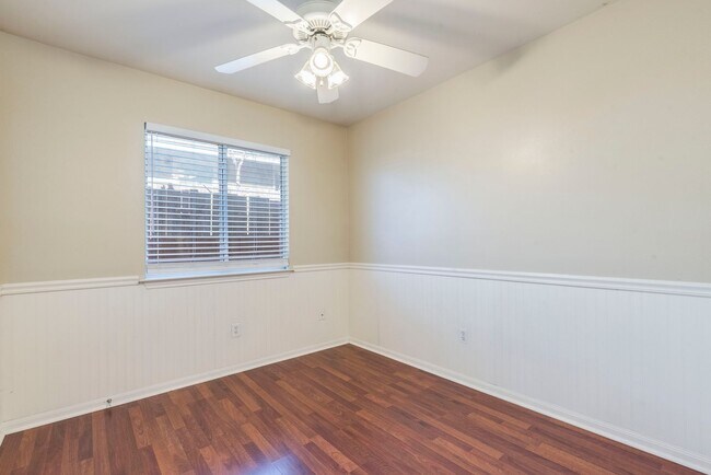 Building Photo - Charming 3 bedroom, 2 bathroom home in the heart of East Austin