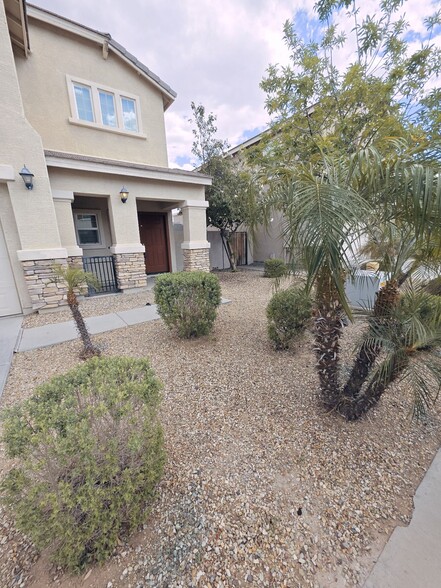 Building Photo - 5809 S 35th Pl