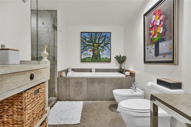 Building Photo - 465 Brickell Ave