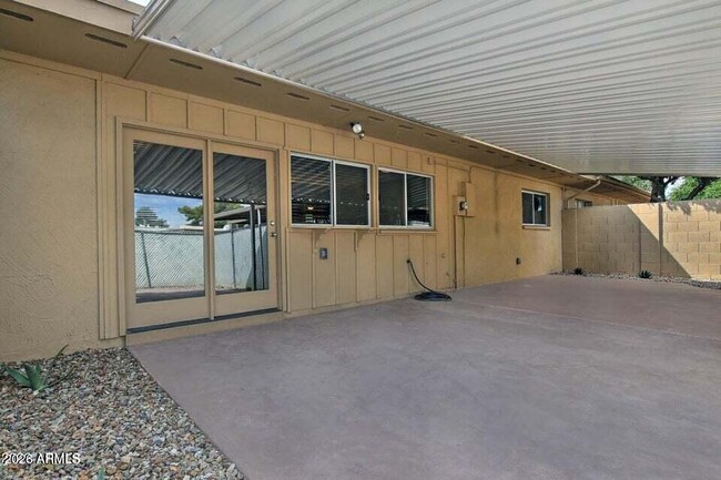 Building Photo - 8335 E Vista Dr