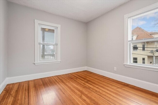 Building Photo - 99 Capen St