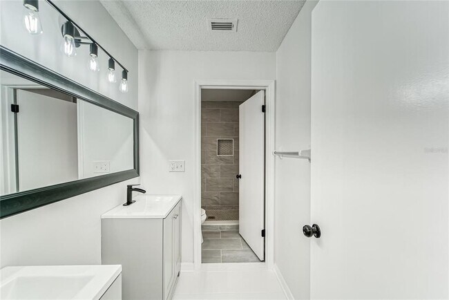 Building Photo - 1326 Idlewood Dr