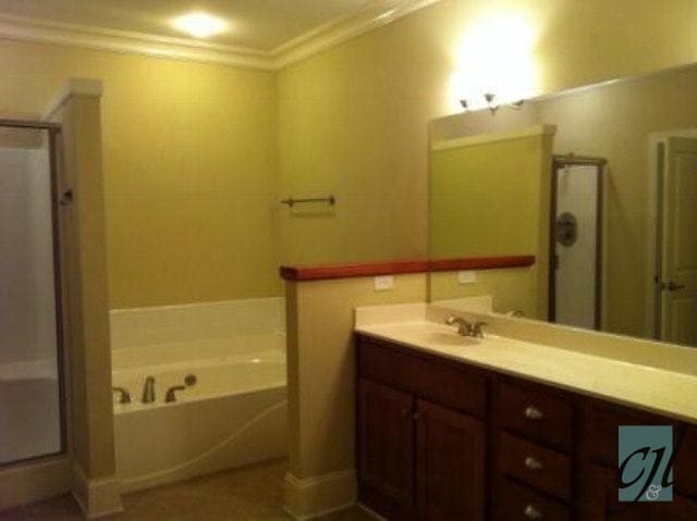 Building Photo - Immaculate Condo in The Flats of Woodlake! - Available August!