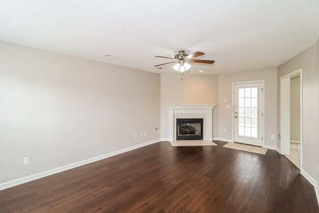 Building Photo - 2792 Shady Well