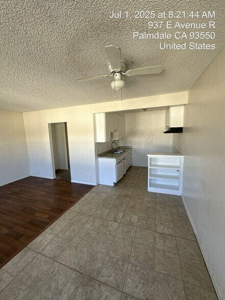 Primary Photo - 937 E Ave R