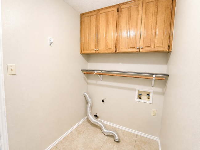 Building Photo - 3529 Cedar Ridge Ln