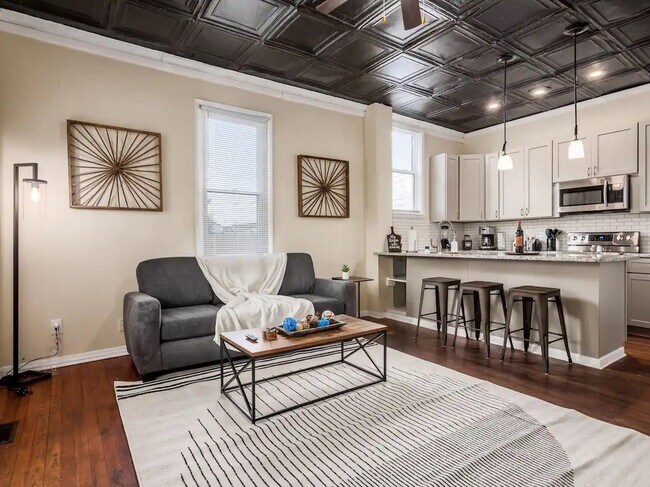 Building Photo - 164 E Mithoff St