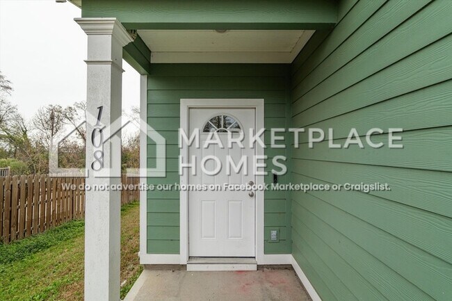 Building Photo - 108 James St