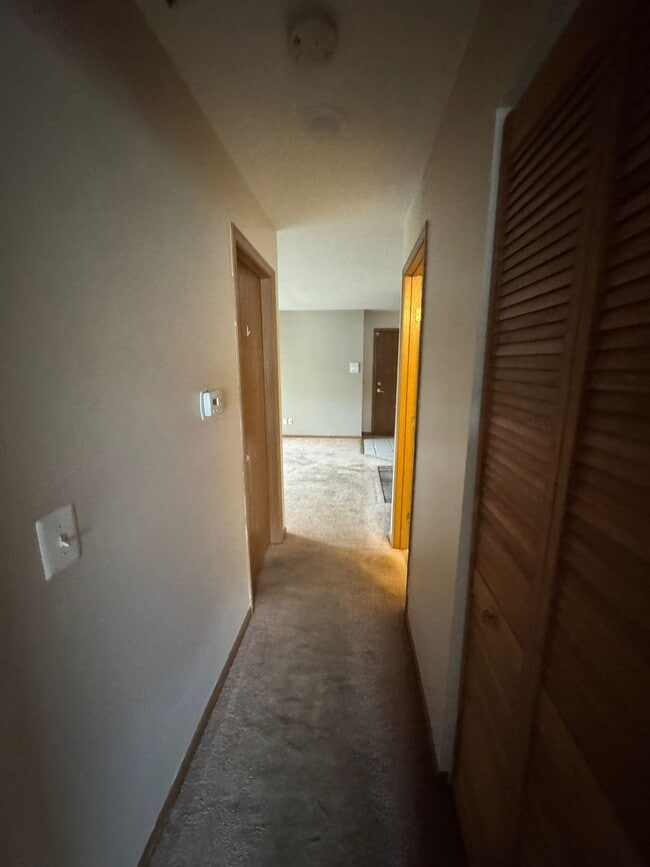 Building Photo - 320 Newport Ln