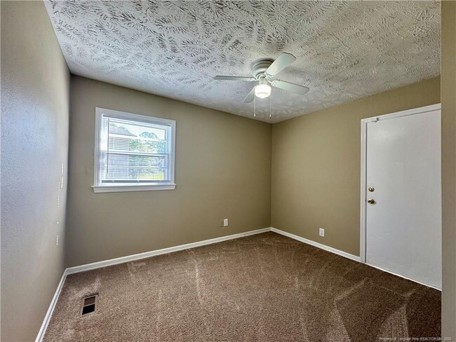 Building Photo - 805 Minurva Ct