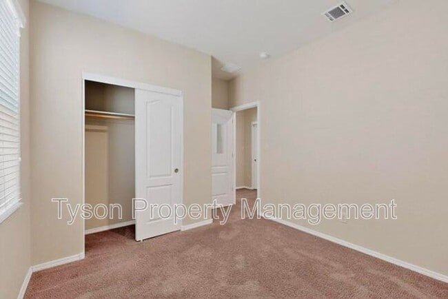 Building Photo - 3408 Oregon Trail Rd NE