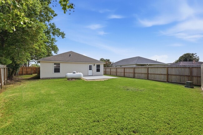 Building Photo - 17819 Gimbal Way