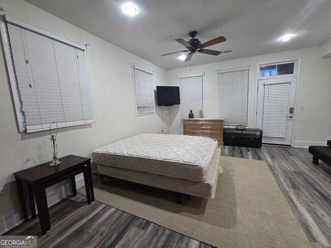 Building Photo - 194 Centennial Way