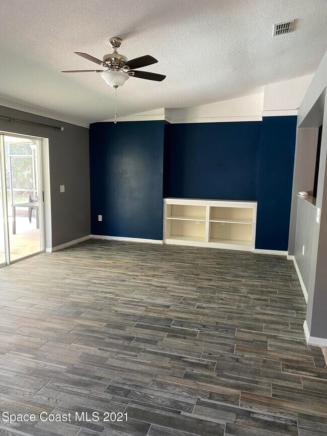 Building Photo - 4346 Four Lakes Dr