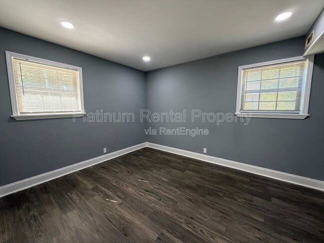 Building Photo - 1502 Waverly Way