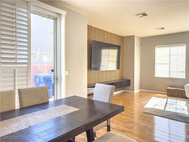 Building Photo - 3610 Pinnate Dr
