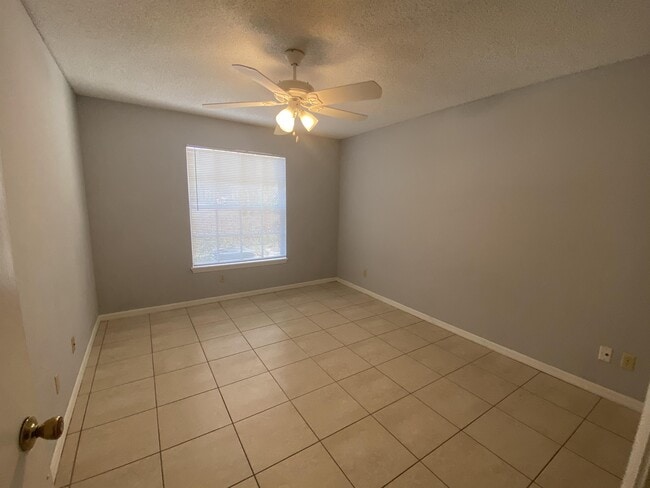 Building Photo - 1065 S Hiawassee Rd