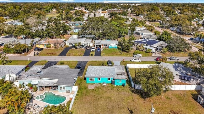 Building Photo - 5810 Tangerine Ave S