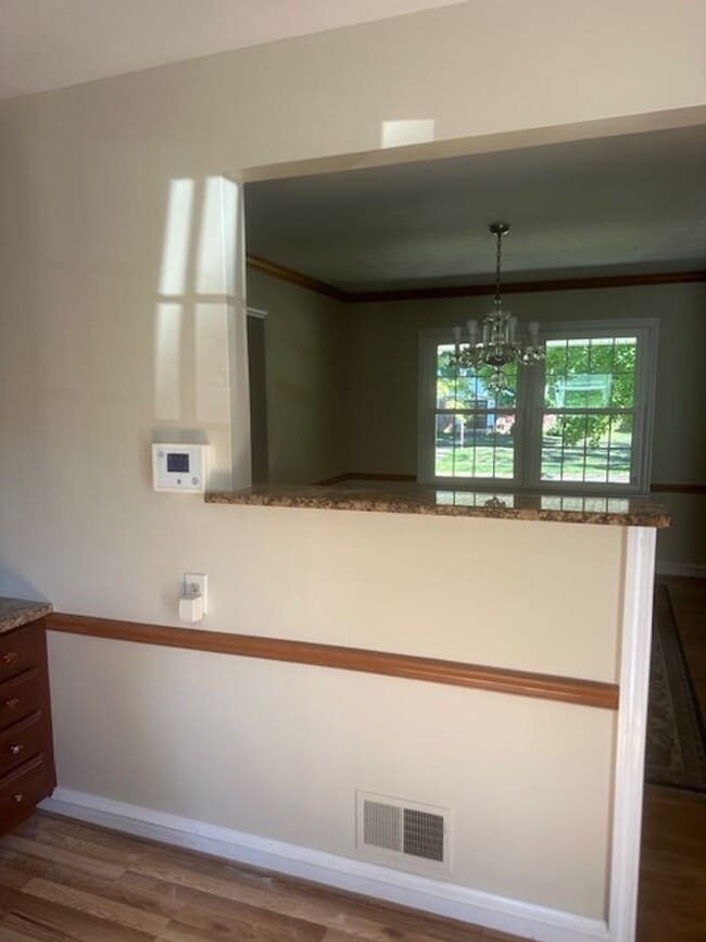 Building Photo - Lovely Colonial Home in Sharpley