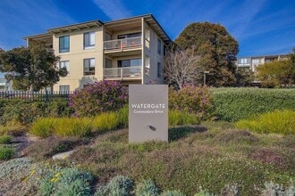Building Photo - $500 MOVE IN SPECIAL!!! BEAUTIFUL STUDIO AVAILABLE AT WATERGATE COMMUNITY IN EMERYVILLE!!!