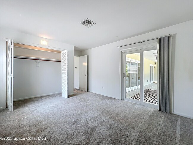 Building Photo - 201 Woody Cir