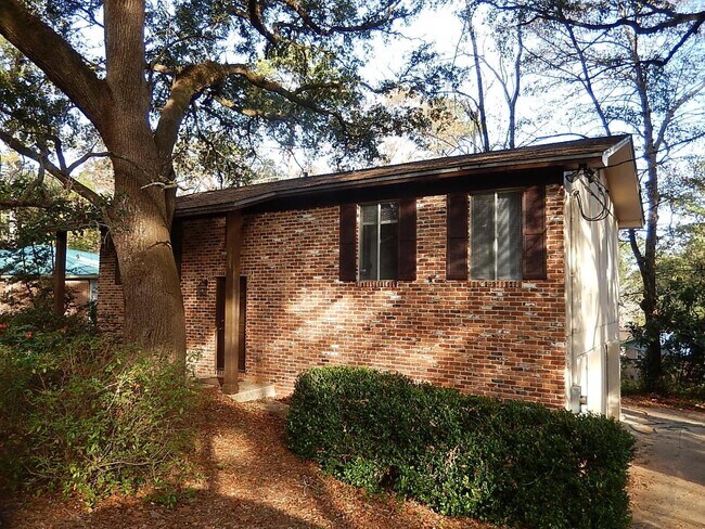 Building Photo - 1802 Salmon Dr
