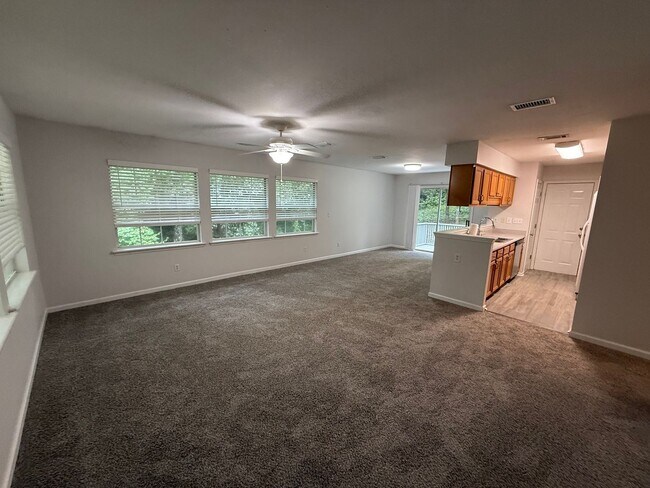 Building Photo - 249 Starmount Dr