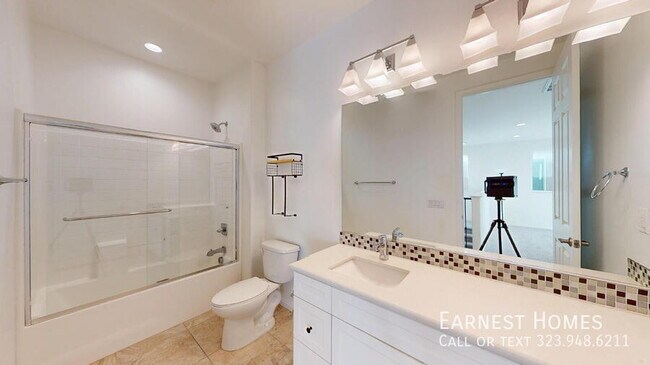 Building Photo - 9241 N Lamia Ct