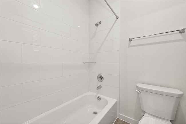 Building Photo - 3203 Home Ct