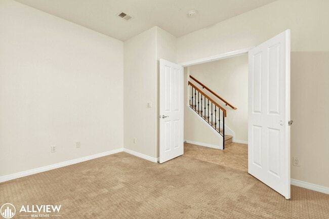 Building Photo - Rare 3-Story Hillcrest Townhome | 3BR/3BA ...