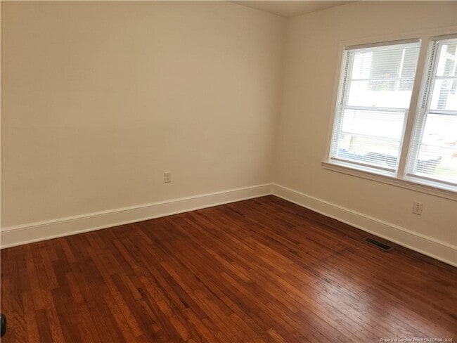 Building Photo - 311 Oakridge Ave