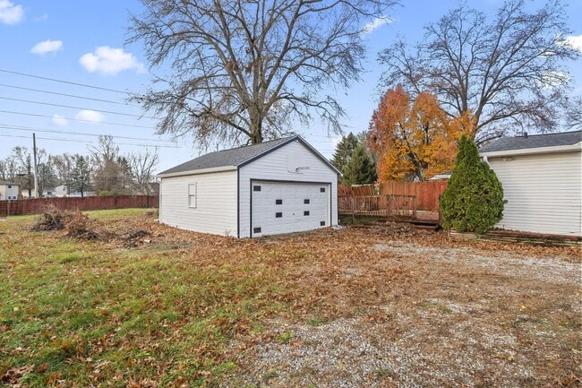 Building Photo - 2709 Kilbourne Ave