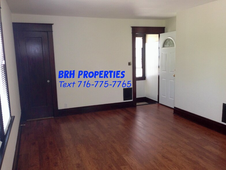 Building Photo - 100 Somerton Ave