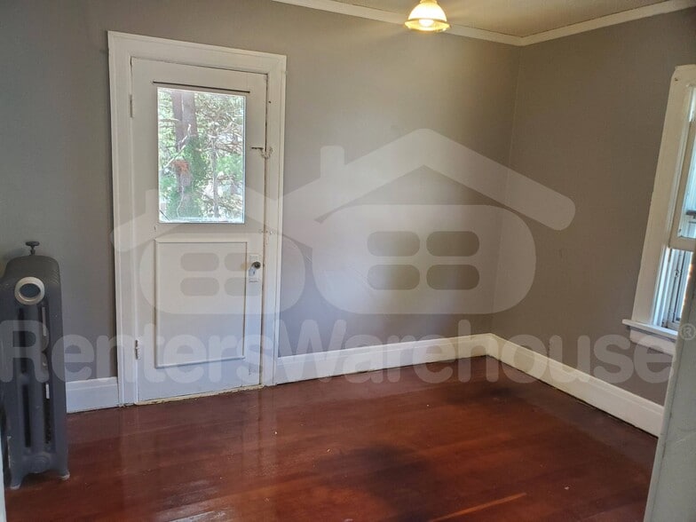 Building Photo - 608 Red Wing Ave