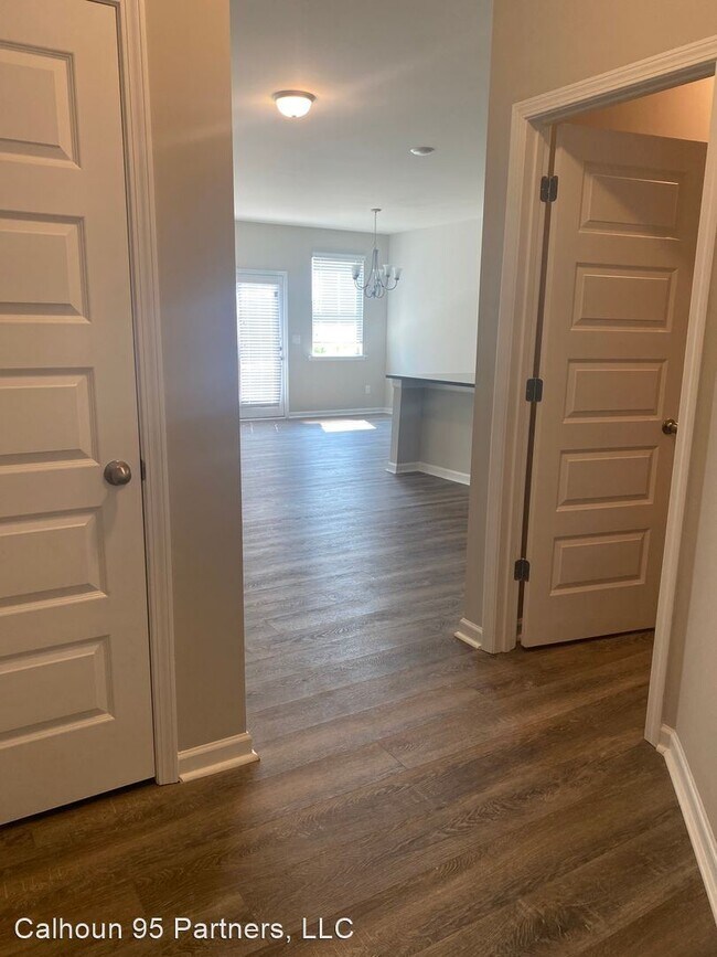 Building Photo - 4 br, 2.5 bath House - 200 Vickery Lane