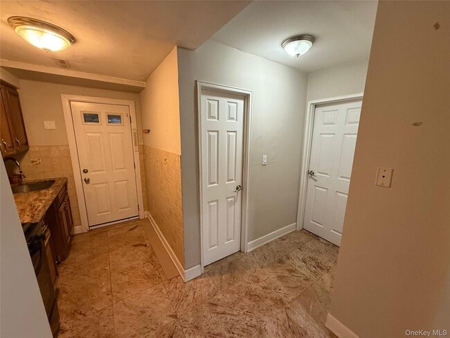 Building Photo - 159-12 88th St