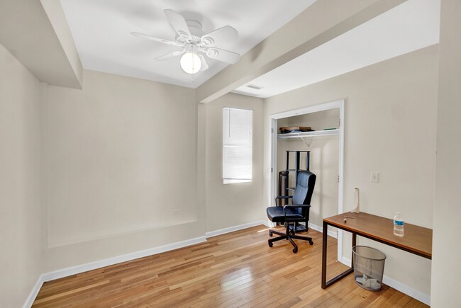 Building Photo - 919 Foster St